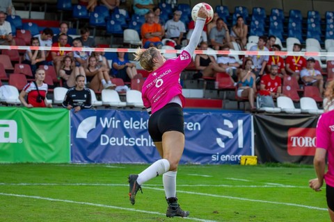 Fistball (woman) : TSV Dennach against TV Jahn Schneverdingen (IFA 2024 Fistball World Tour Finals