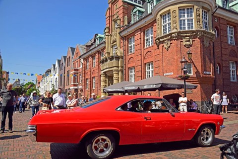 Europe, Germany, Lower Saxony, Hamburg Metropolitan Region, Buxtehude, Car Show in the Old Town,