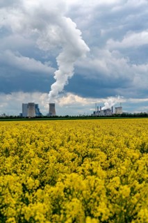 Neurath lignite-fired power station, near Grevenbroich, RWE Power AG, storm clouds over the Rhenish