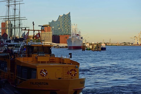 Germany, Hamburg, HafenCity, view to Elbe Philharmonic Hall, Hamburg's new concert hall, glass