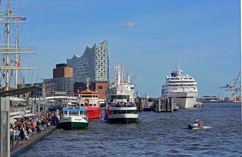 Europe, Germany, Hanseatic City of Hamburg, Elbe, Cap San Diego, museum ship, passenger ship