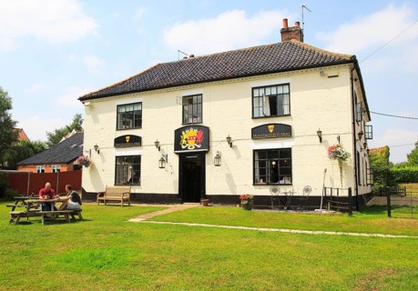 Huntingfield Arms pub, Huntingfield, Suffolk, England, Uk