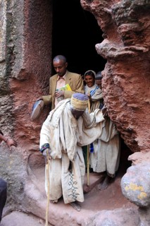 Rock churches in Lalibela, pilgrims at the rock church of St George, Bete Kiddus Georiys, Bete