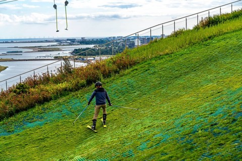 CopenHill, waste incineration plant and artificial ski slope, skiing with a view of the Øresund, 90