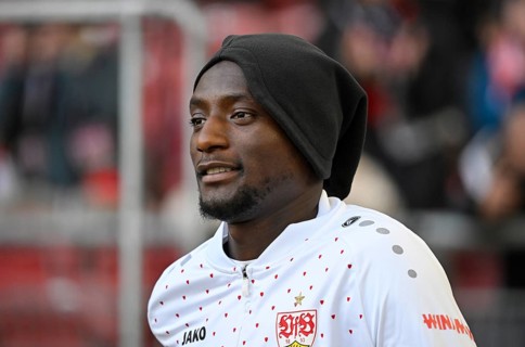 Warm-up, Training, Serhou Guirassy VfB Stuttgart (09) with tube cap, MHPArena, MHP Arena Stuttgart,