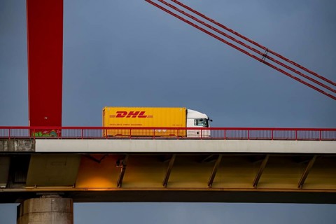 Beeckerwerther Brücke, motorway bridge, A42, truck, over the Rhine, in Duisburg, North