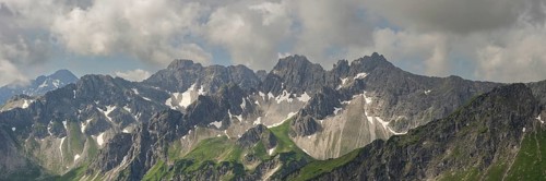 Mountain panorama from Fellhorn, 2038m, to Oberstdorfer Hammerspitze, 2260m, Hochgehrenspitze,