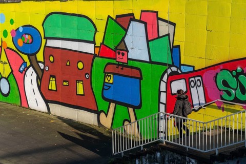 Large graffiti along Krampestraße in Essen's south-eastern district, at the Storp 9 cultural and