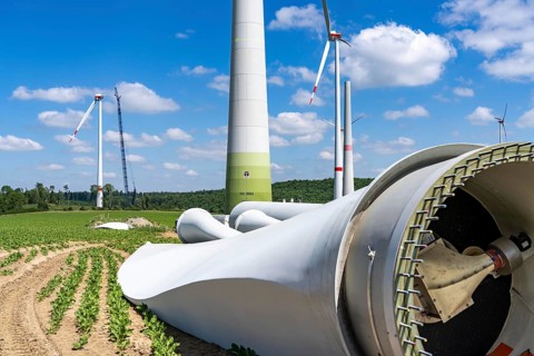 Repowering of a wind farm, near Brilon-Radlinghausen, 2 old turbines are demolished, rotors and