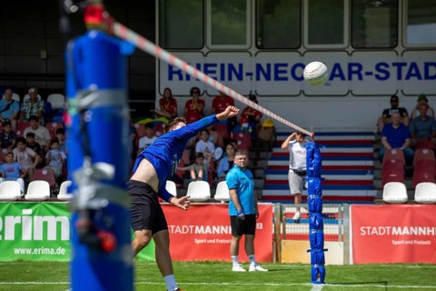 Fistball: TSV Pfungstadt against DSG UKJ Froschberg (IFA 2024 Fistball World Tour Finals Mannheim,