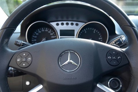 Mercedes-Lenkrad mit Airbag