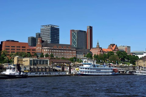 Hamburg, St. Pauli Skyline, vom Fluss aus gesehen