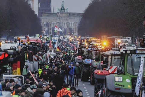 Road blockades, taken as part of the farmers' protests in Berlin, 15 January 2024. 10, 000
