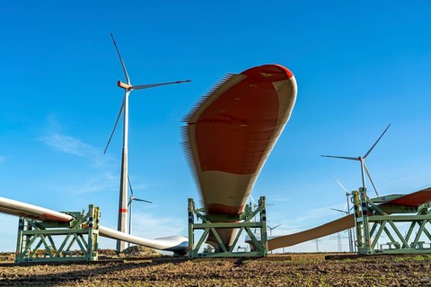 Wind farm near Bad Wünnenberg, construction site, toothing on the rotor blades, so-called