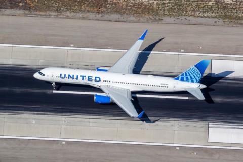 A United Airlines Boeing 757-200 aircraft with the registration number N21108 at Los Angeles