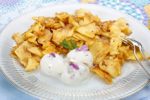 Swabian cuisine, apple crisp with lavender ice cream, served, pancake with apple, pancake,