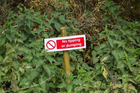 No tipping of dumping sign in countryside, Sutton, Suffolk, England, UK