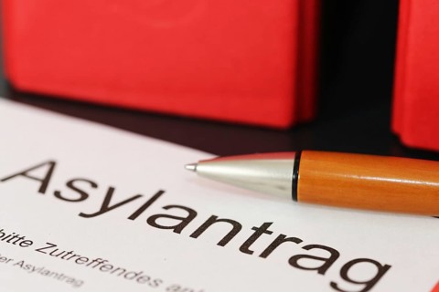 Symbolic image: Asylum application form in Germany