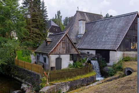 Situated on the Sehma, the Frohnau hammer became Saxony's first technical monument in 1907 and is