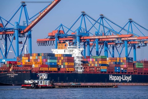 Container Terminal Altenwerder, Hapag-Lloyd container ship Frankfurt Express during loading and