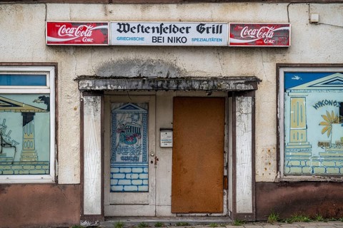 Westenfelder Straße, abandoned house, bricked-up entrances, empty building in Wattenscheid, Bochum,
