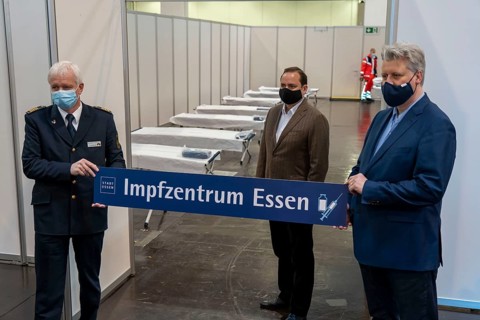 Construction of a vaccination centre for corona vaccinations, in a hall at Messe Essen, by the
