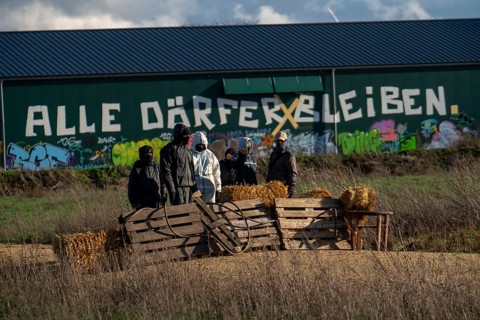 Barricades at the camp, start of the eviction of the hamlet Lützerath at the lignite mine