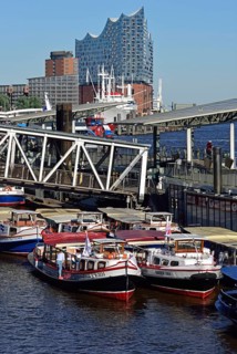 Europe, Germany, Hamburg, Elbe, St. Pauli Landungsbrücken, view of the Elbe Philharmonic Hall,