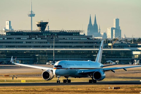 Airbus A350-900, of the BMvG, Air Force, on take-off at Cologne-Bonn Airport, Runway 14L/32R, CGN,