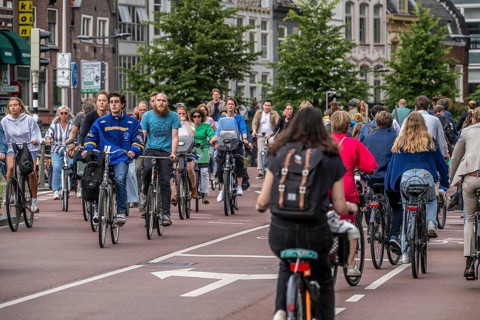 Central cycle path on Smakkelaarskade, at Utrecht Centraall station, in the centre of Utrecht,
