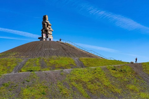 Rheinelbe spoil tip in Gelsenkirchen, 100 metre high spoil tip, landscape park, with the sculpture