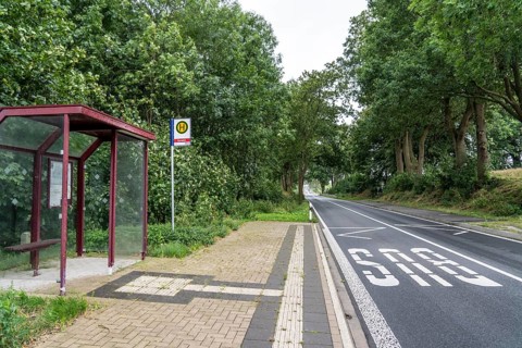 Bus shelter, bus stop Schalloh, in the countryside, Sauerland, near Soest-Bergede, country road
