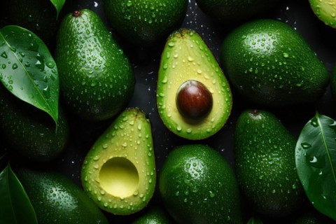 Top view of whole and halved avocado fruits. KI generiert, generiert, AI generated