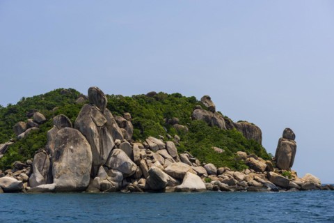 Granite rocks on the coast of Koh Tao, island, holiday island, tropical, tropics, holiday paradise,