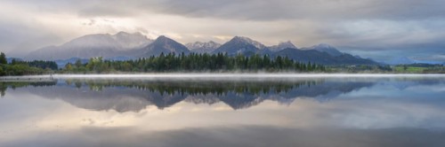 Sunrise, Lake Hopfensee, near Füssen, Ostallgäu, with the Tannheim Mountains behind, Allgäu,