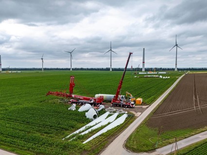 Repowering, dismantled Enercon E-58 wind turbine in a wind farm near Issum, 9 older wind turbines