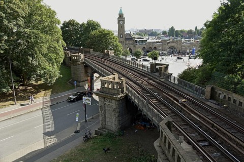 Europe, Germany, Hanseatic City of Hamburg, underground at the harbour, Landungsbrücken station,
