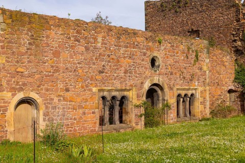At the end of the 12th century, Dietrich the Afflicted, Margrave of Meissen, donated a convent in