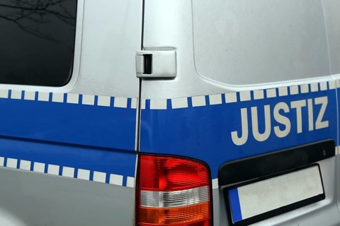 Justice lettering on the emergency vehicle of the German judicial authority