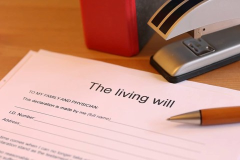 Symbolic image: Healthcare proxy, living will (English)