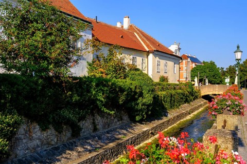 Loisbach Bridge, Loisbach, Langenlois, Waldviertel, Lower Austria, Austria, Europe