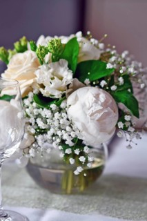 Beautiful flower bouquets at Wedding table setting