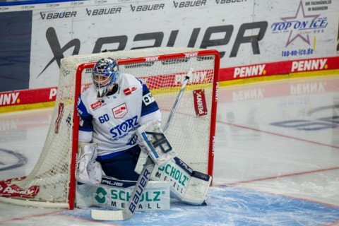 Goalkeeper Joacim Eriksson (Schwenninger Wild Wings) during the away game at Adler Mannheim on