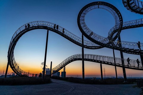 Landmark Angerpark Tiger & Turtle, Magic Mountain, walk-in sculpture in the form of a rollercoaster