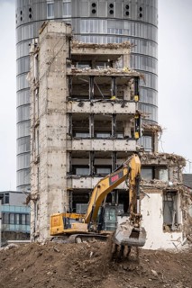 Demolition of the former RWE building complex, in the city centre, on the A40 motorway in Essen,