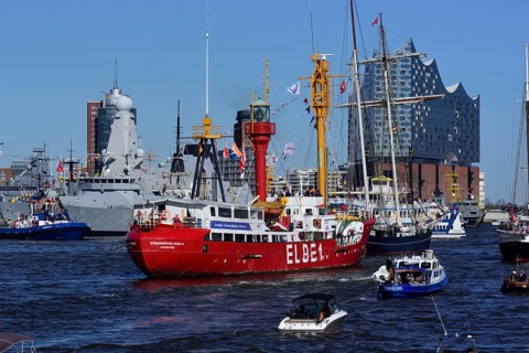 Europe, Germany, Hamburg, Elbe, harbour birthday, parade in front of the Elbe Philharmonic Hall,