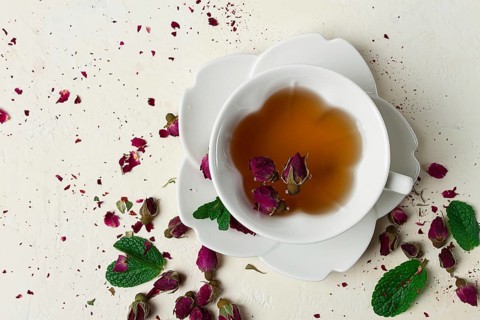 Cup of tea, damask rose, pink tea, close-up