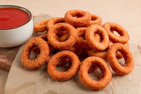 Fried onion rings, deep-fried, snack, no people, selective focus