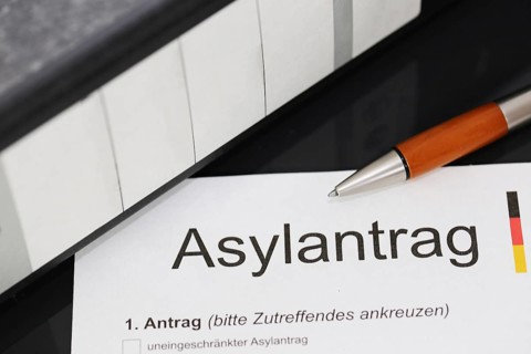 Symbolic image: Asylum application form in Germany