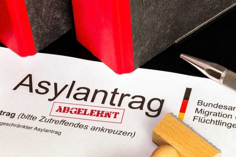 Symbolic image: Asylum application form in Germany